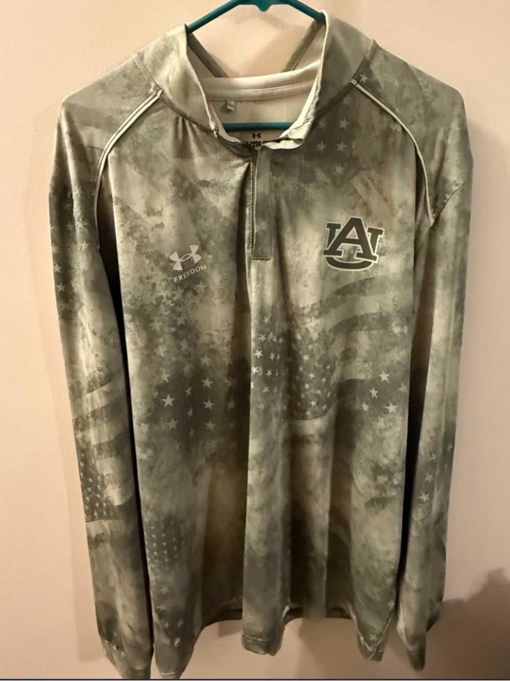 Under Armour Green Camo Auburn U Long-Sleeve Performance Pullover size 2XL